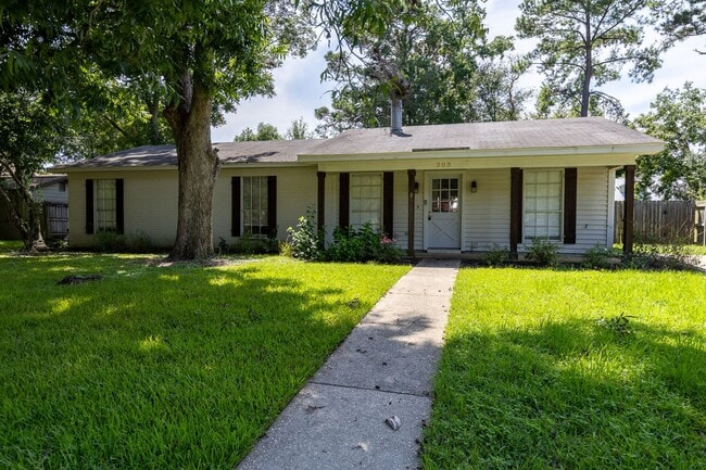 Building Photo - 3 Bedroom, 2 bathroom in Fairhope Availabl... Rental