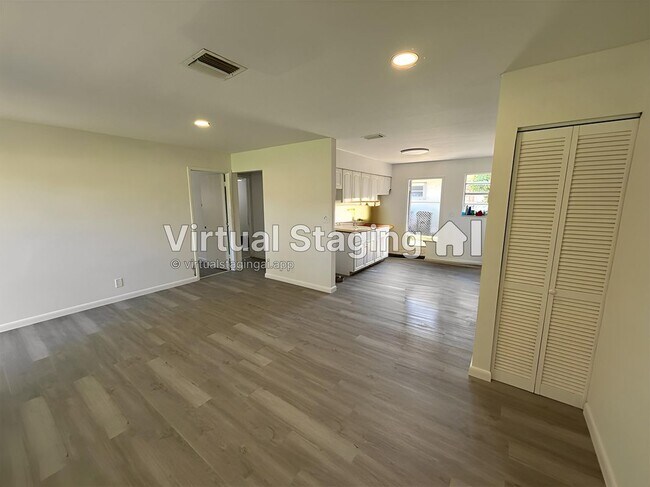 Photo - 800 SW 30th St