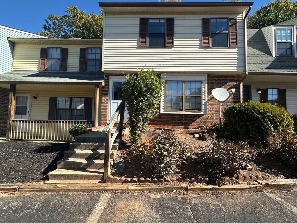 Campbell County Townhome off Timberlake - Campbell County Townhome off Timberlake