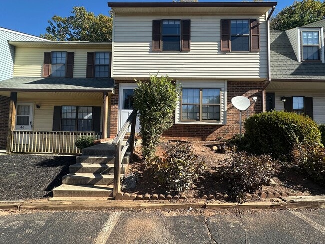 Building Photo - Campbell County Townhome off Timberlake