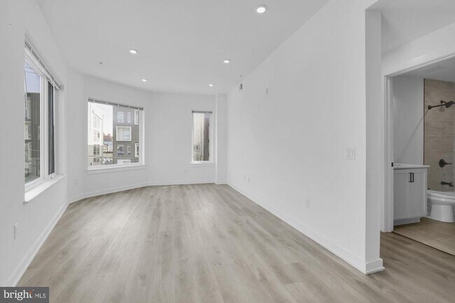 Photo - 2046 E Lehigh Ave Unit 3B