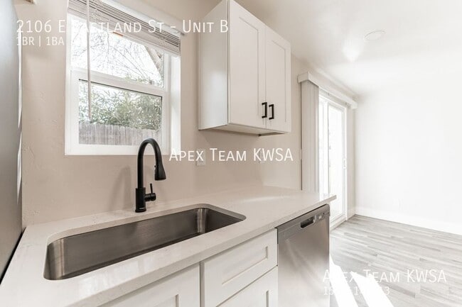 Building Photo - 2106 E Eastland St Unit B