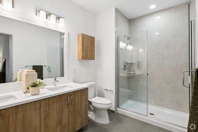 2BR, 2BA w/Den - 1,286SF - Primary Bathroom