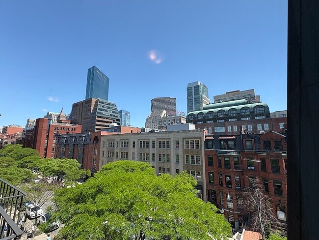 Photo - 211 Newbury St Unidad 6