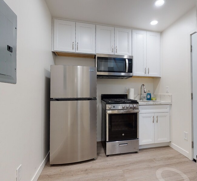 Photo - 5675 Campanile Way