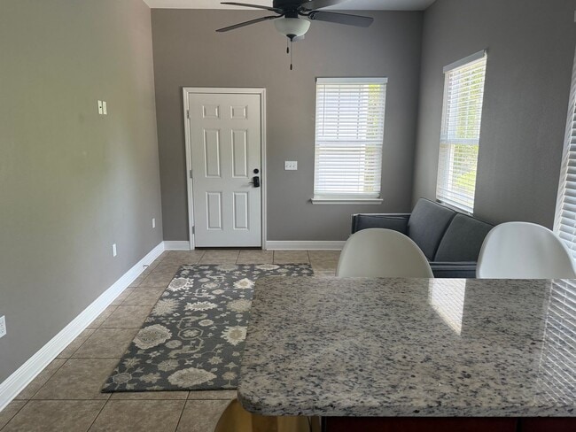 Photo - 1/1 APARTMENT BY DOAK CAMPBELL WITH SMALL YARD Unit 394-PRI-APT