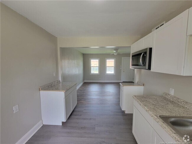 Building Photo - 3243 Chandler St Rental