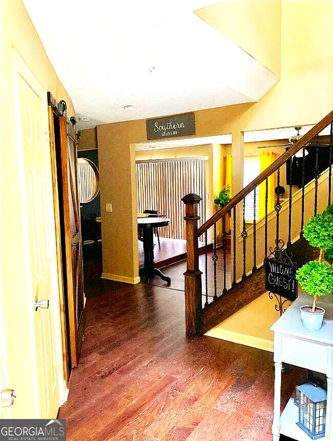 Photo - 1552 Burnstone Dr