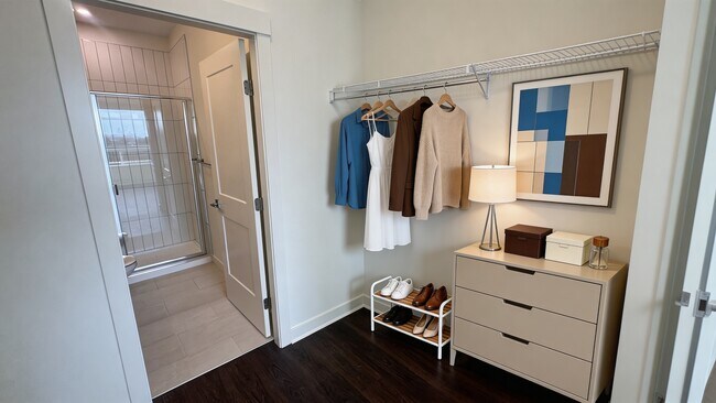 Photo - 5382-200 200 St