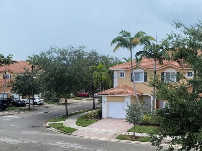 Building Photo - 570 Princess Dr Rental