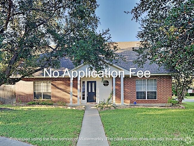 Building Photo - *No Application Fee* $500 off first months... Rental