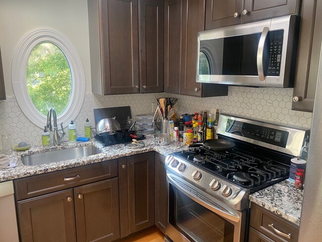Photo - 72 6th St Apartments Unit 2