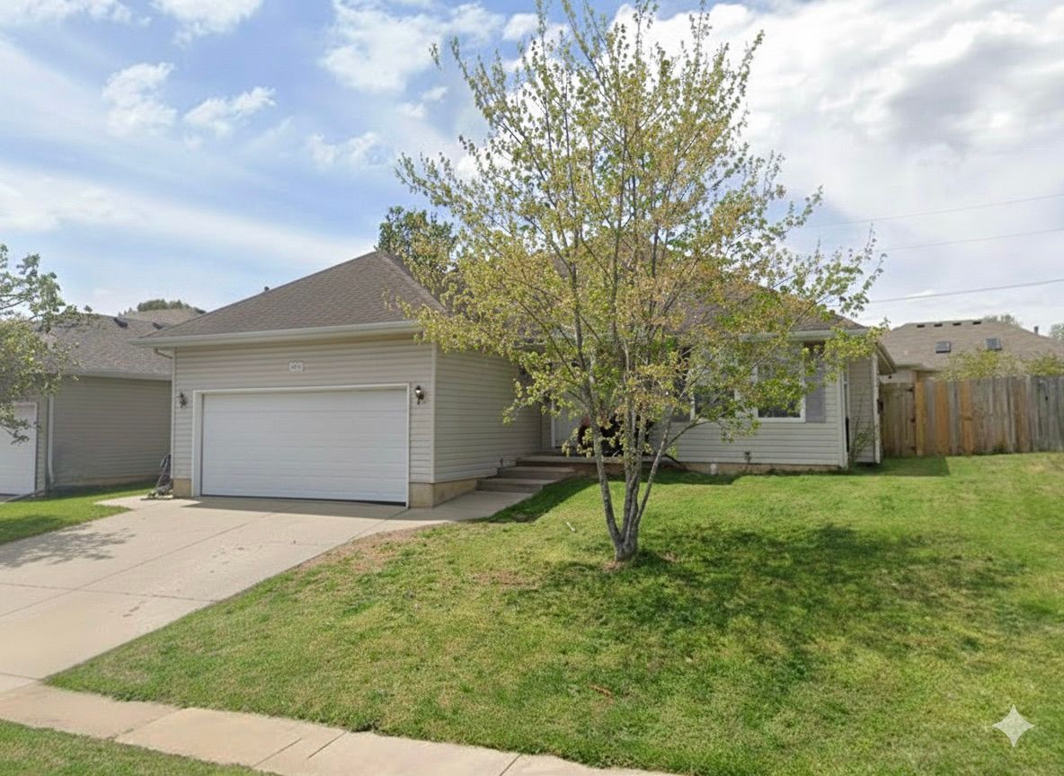 Photo - 410 W White Ash St