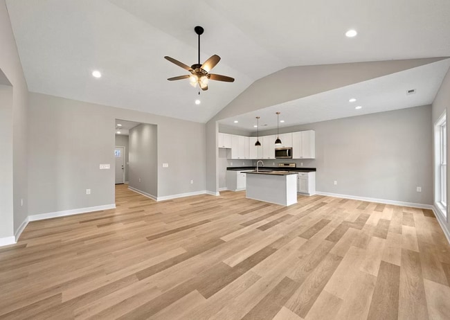 Photo - 2640 Cedrus Ave