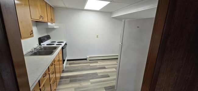 Photo - 110 N Main St