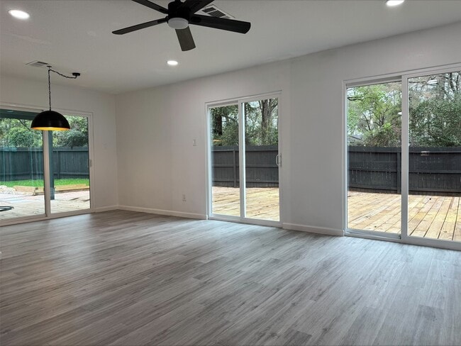 Photo - 1004 E Red Cedar Cir