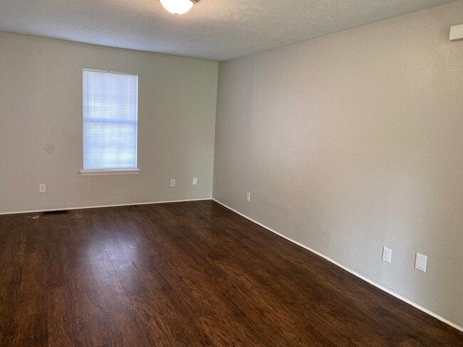 Photo - 257 Tinker Hill Cv Unidad A