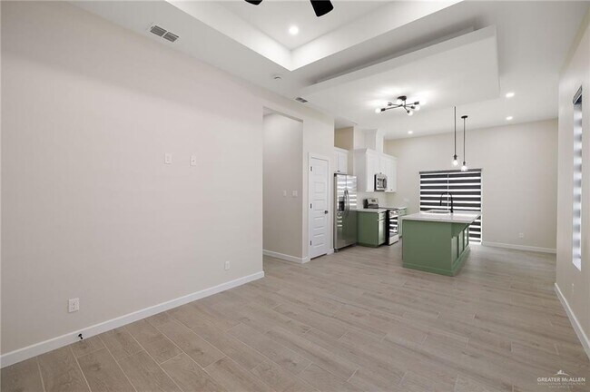 Photo - 17 Notre Dame Ave Unit 2