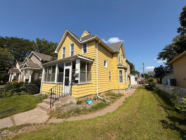 Building Photo - 347 4th Ave S Rental