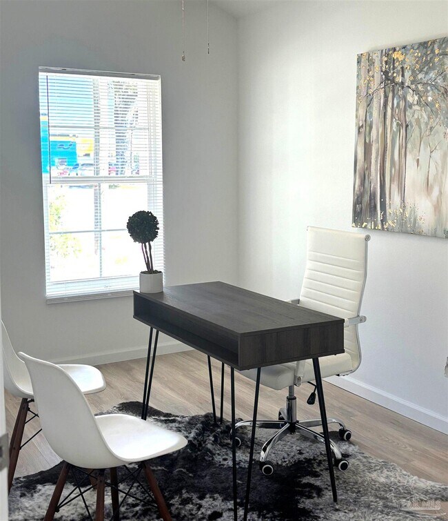 Photo - 2117 W Jackson St