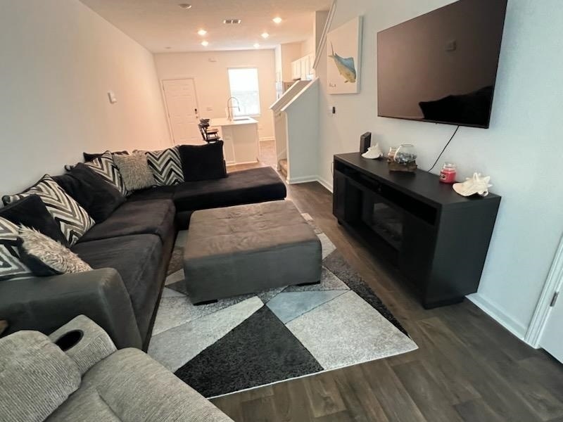 Photo - 141 Sage Br St