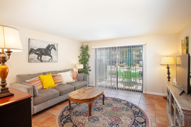 Photo - 500 S Farrell Dr