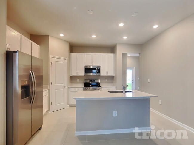 Photo - 734 Squire Ave