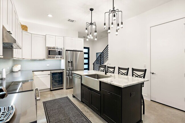 Photo - 1310 Choquette Dr