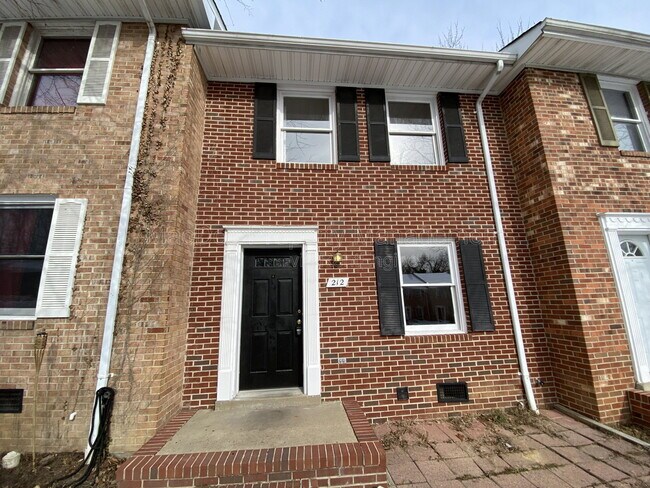 Building Photo - 212 Farrell Ln