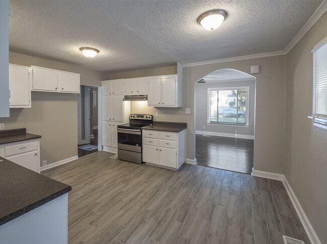 Photo - UPDATED 3 bed, 1 bath near U of M.