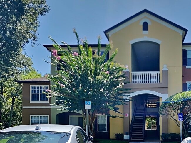 Building Photo - 725 Crest Pines Dr Unit Apt 421