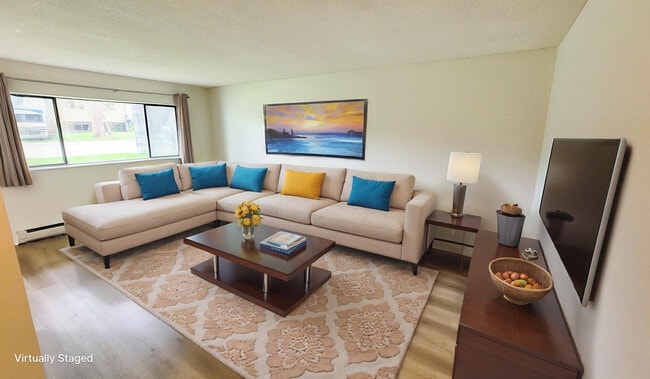 Building Photo - Pinetree Apartments