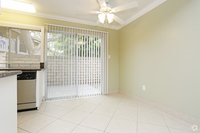 Photo - Glen Oaks Apartments