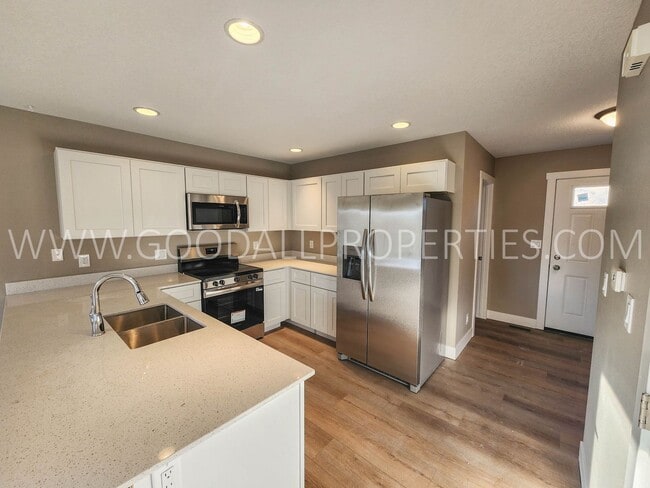 Photo - Fully remodeled 3 bedroom home in Waukee w...