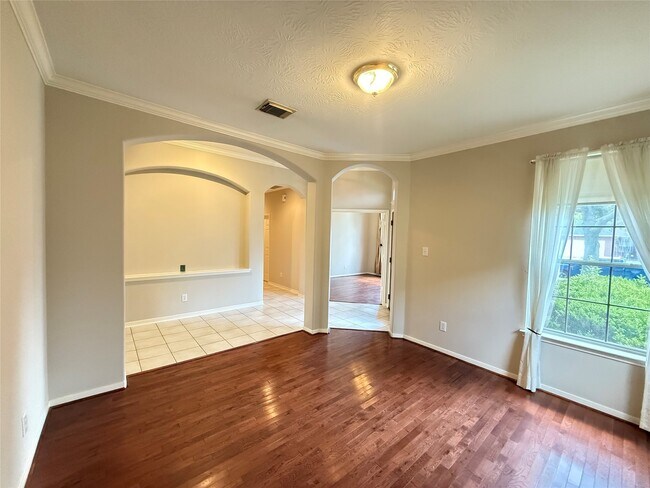 Photo - 5126 Winterwood Dr