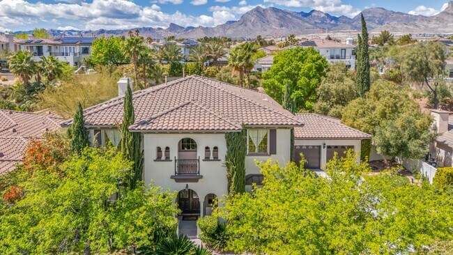 Photo - Fully Furnished Estate – Where Privacy Mee...