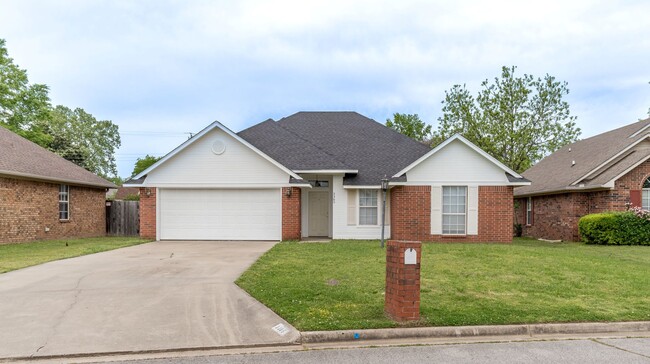 *Move-In Special* Beautiful 3 Bed, 2 Bath ... - *Move-In Special* Beautiful 3 Bed, 2 Bath ... House