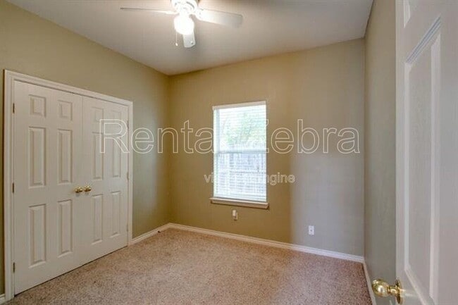 Photo - 1804 Alanbrooke Dr