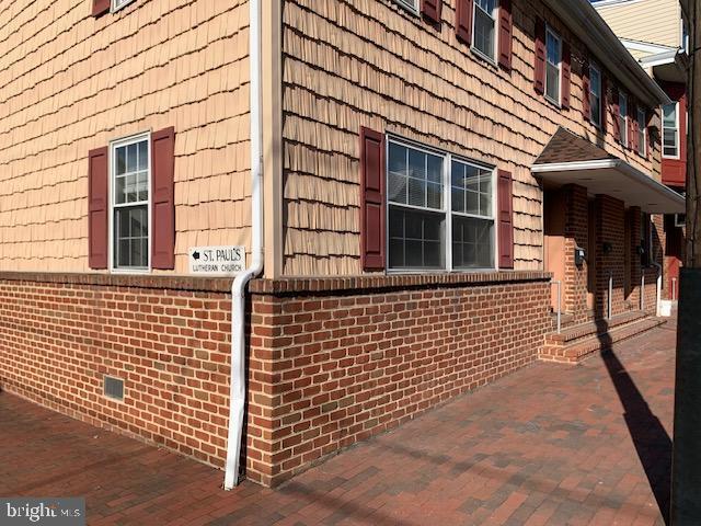 Photo - 303 Union St