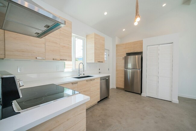 Photo - 126 N Dillon St