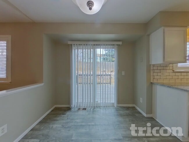 Photo - 3025 Richmond Dr