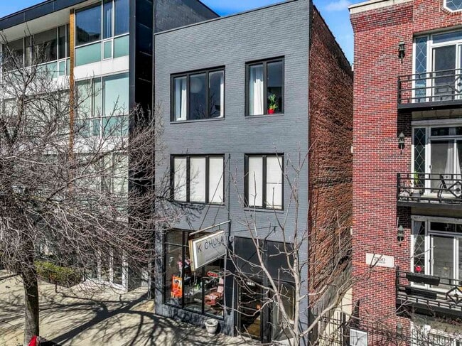 Building Photo - 2152 W Division St Unit Prime Location