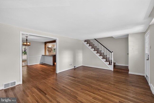 Photo - 216 Huron Ave
