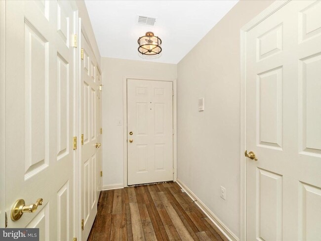 Building Photo - 214 Ridgepoint Pl Unit 24