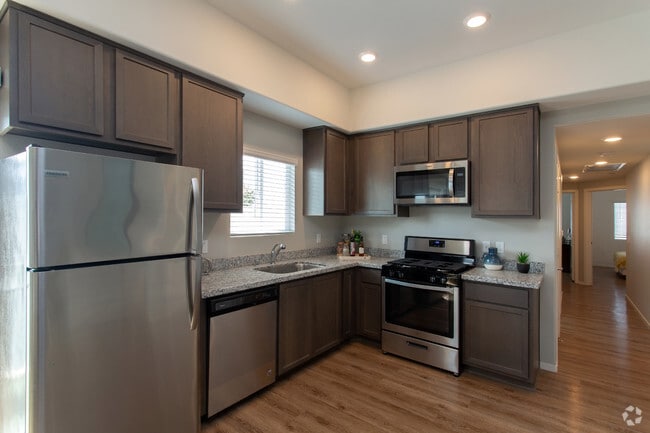 3 BR, 2 BA - 1063 SF - Mariners Landing