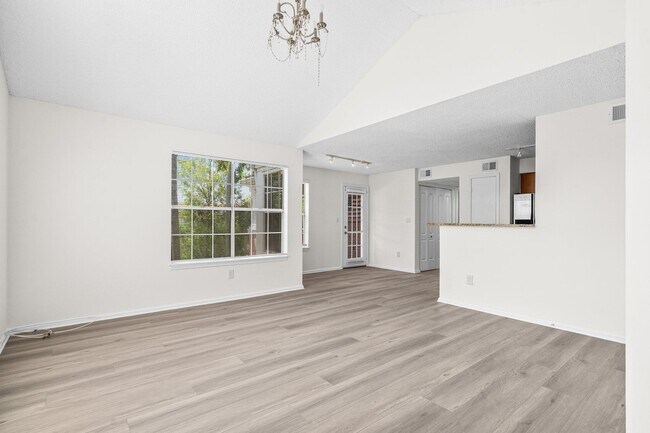 Photo - 1125 Crystal Way Unit J