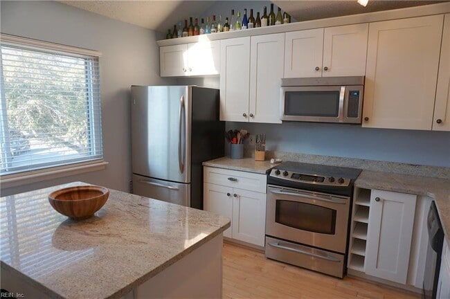 Photo - 2312 Kingbird Ln