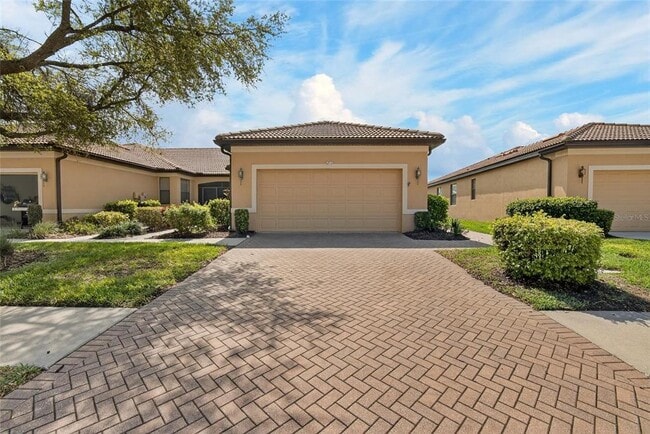 Building Photo - 210 Shell Falls Dr