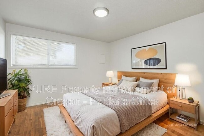 Building Photo - 18411 E Burnside St Unit 105