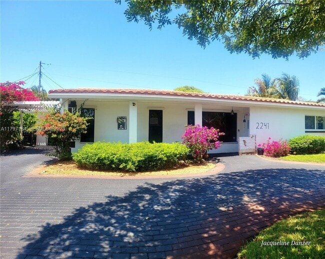 Photo - 2241 NE 38th St